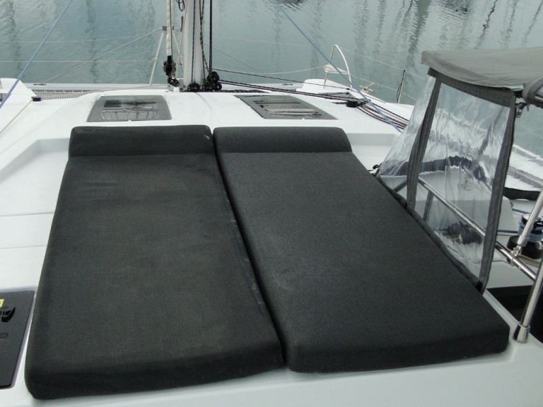Catamaran rental in Alimos - Fountaine Pajot Elba 45