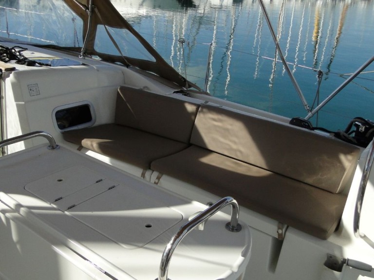Yacht charter Alimos cheap Sun Odyssey 479