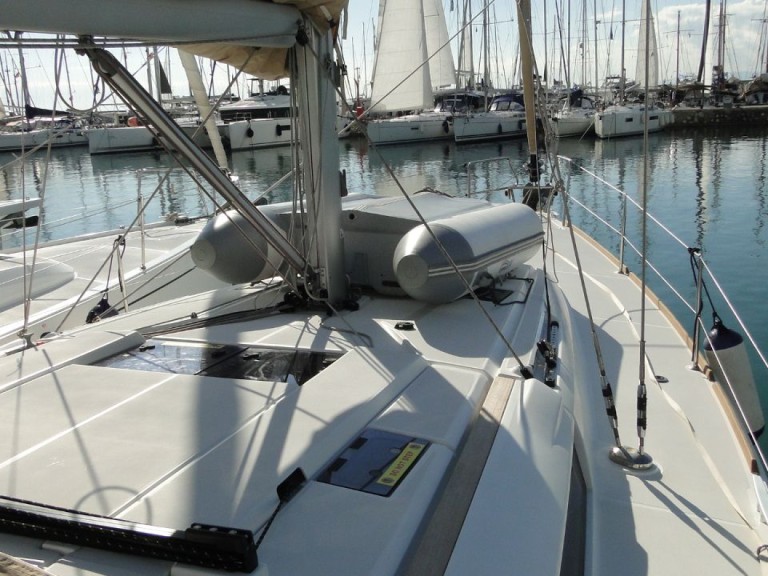 Sailboat rental in Alimos - Jeanneau Sun Odyssey 479