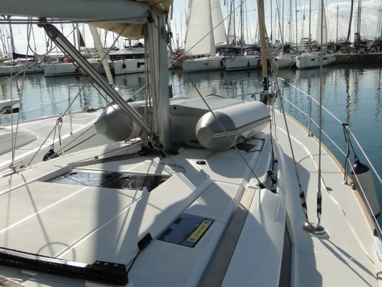 Sailboat rental in Alimos - Jeanneau Sun Odyssey 479