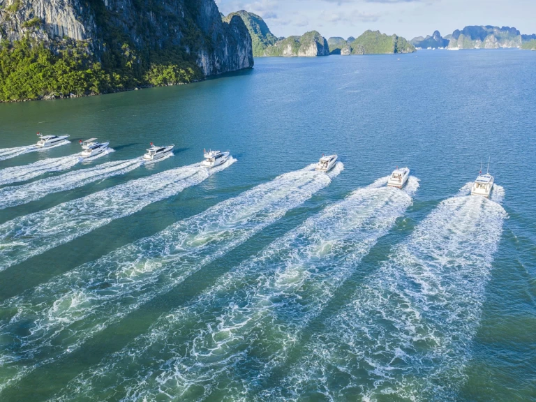 Rent a Prestige Prestige 520 Fly Hạ Long