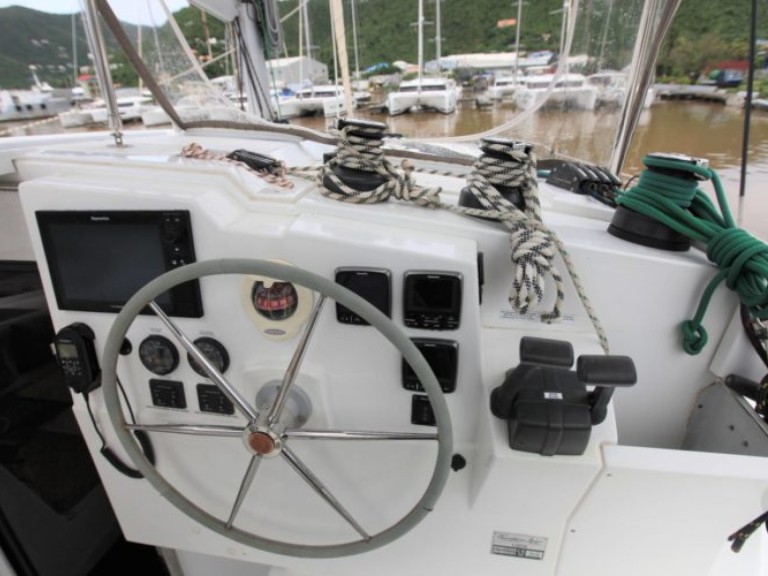 Catamaran for rent Road Town at the best price