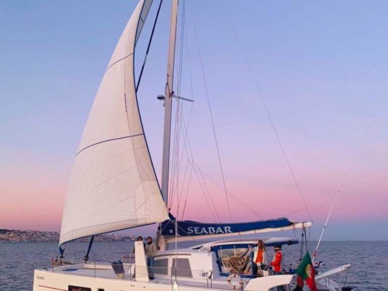 Catamaran for rent Belém at the best price