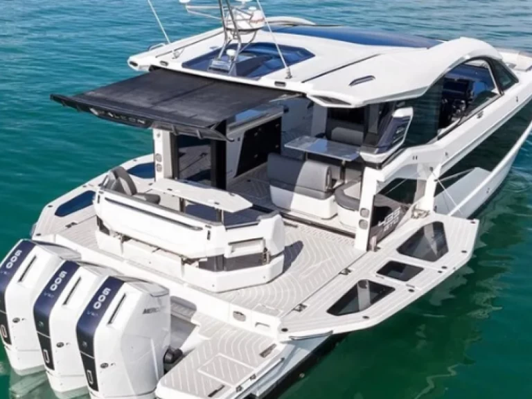 Motorboat for rent Ayia Napa at the best price