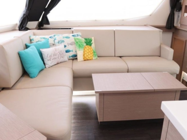 Catamaran for rent Road Town at the best price