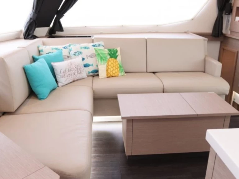 Catamaran for rent Road Town at the best price