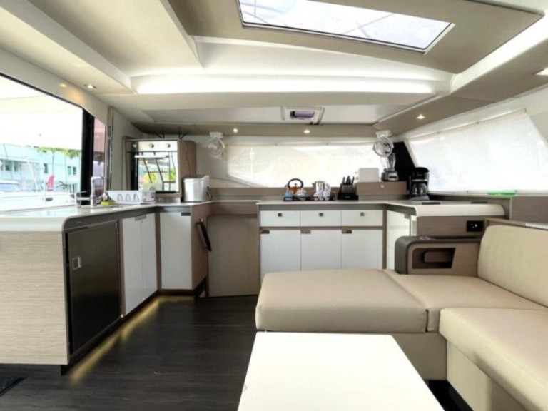 Yacht charter Road Town cheap Elba 45