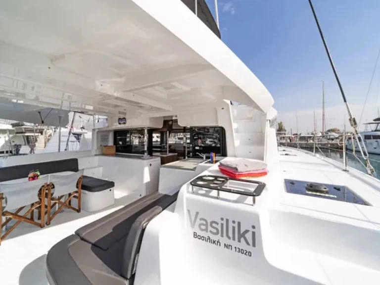 Catamaran for rent Alimos at the best price