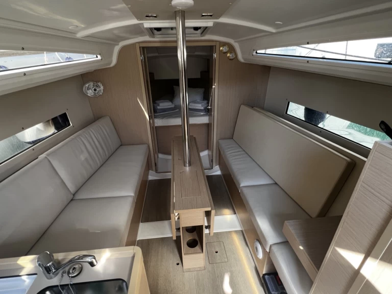 Bénéteau Oceanis 30.1 charter bareboat or captained in  Volos