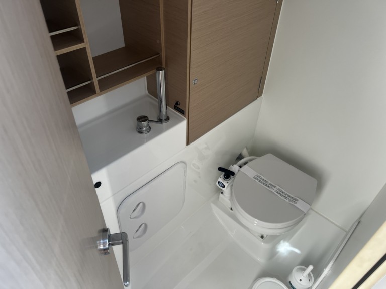 Bénéteau Oceanis 30.1 in Volos on SamBoat