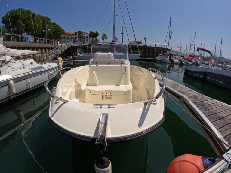Boat rental Quicksilver Activ 555 Open in Hendaye on Samboat