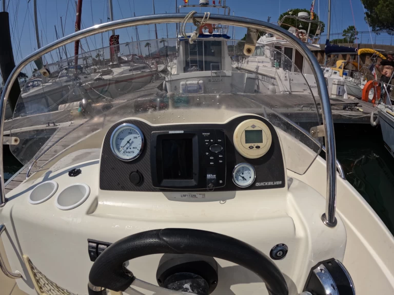 Motorboat for rent Hendaye at the best price