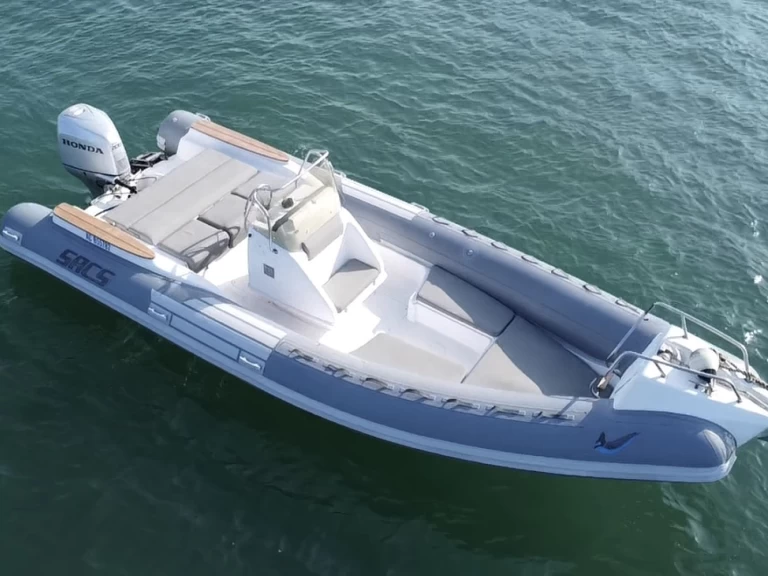 Boat rental Sacs Sacs S 680 in Lège-Cap-Ferret on Samboat