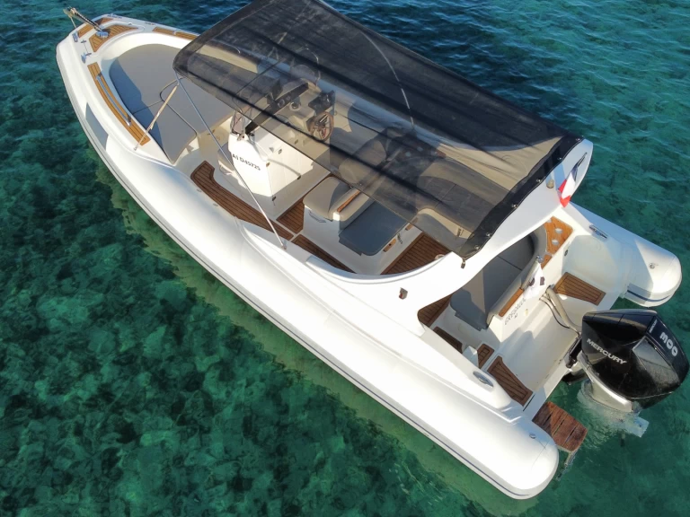 Boat rental Lomac Lomac 800 IN in Porto-Vecchio on Samboat