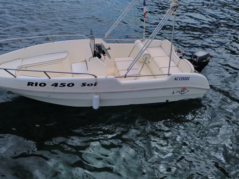 Boat rental Rio Rio 450 SOL in Marseille on Samboat