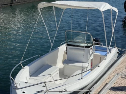 Bareboat Rental Motorboat Conero with a boat licence