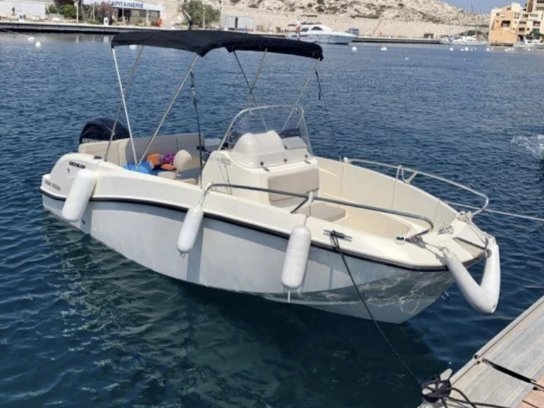 Quicksilver Activ 505 Open in Marseille on SamBoat