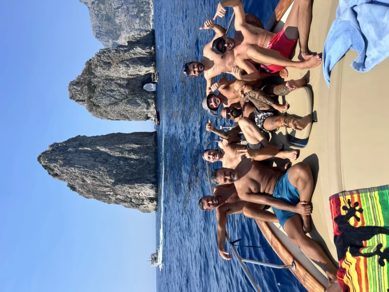 Bareboat Rental Motorboat Libeccio 27 with a boat licence