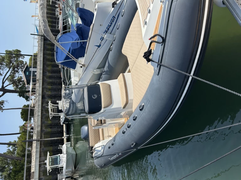 Bareboat Rental RIB Capelli with a boat licence