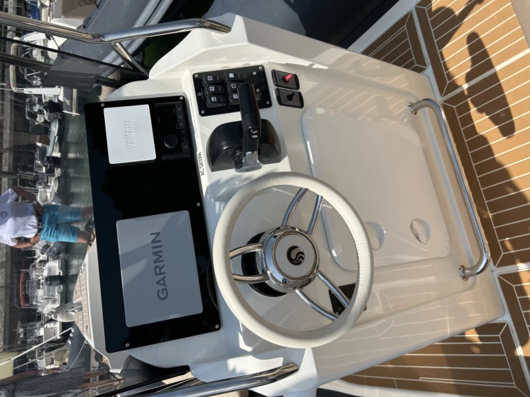 Capelli Tempest 700 charter bareboat or captained in  Lège-Cap-Ferret