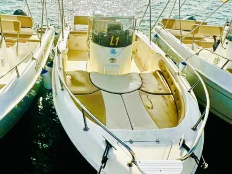 Motorboat rental with or without captain Marea 19 Porto Cesareo