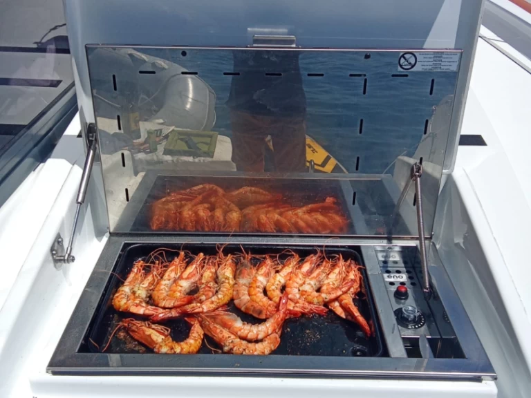 Yacht charter Marseille cheap Bali 4.6