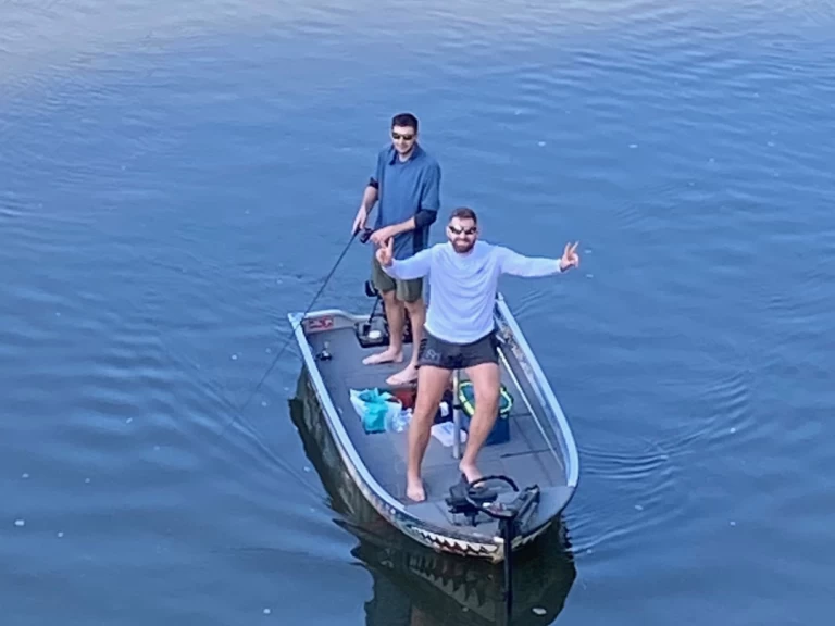 Motorboat rental with or without captain linder Cénevières