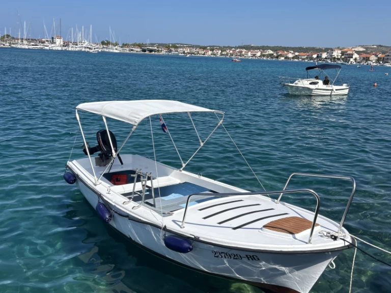 Yacht charter Rogoznica cheap Pasara 4.6