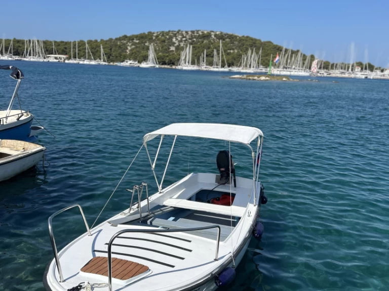 Motorboat rental in Rogoznica - Pasara Pasara 4.6