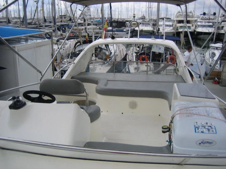 Bareboat Rental Motorboat STEALTH yachts with a boat licence