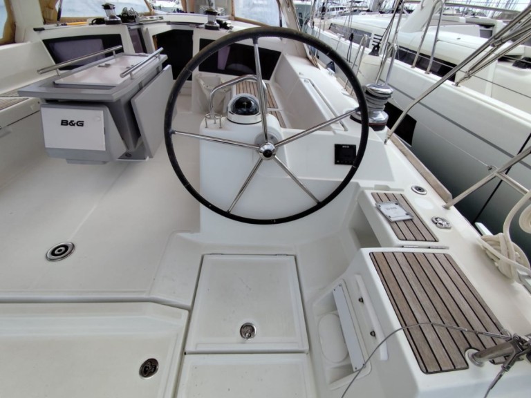 Sailboat rental with or without captain Bénéteau Gouvia