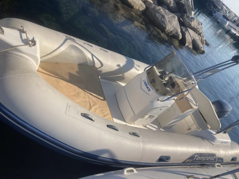 Capelli Capelli 570 Luxe in L'Île-Rousse on SamBoat