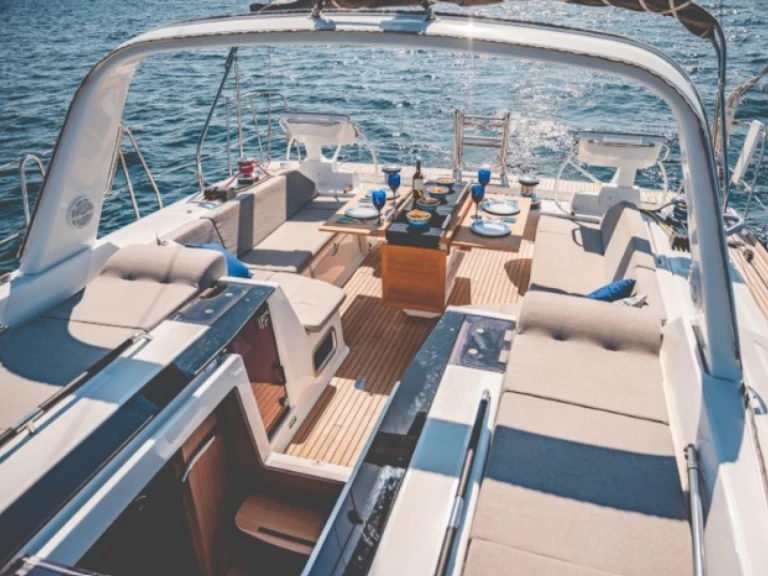 OCEANIS 55.1 OCEANIS 55.1 charter bareboat or captained in  Arzon