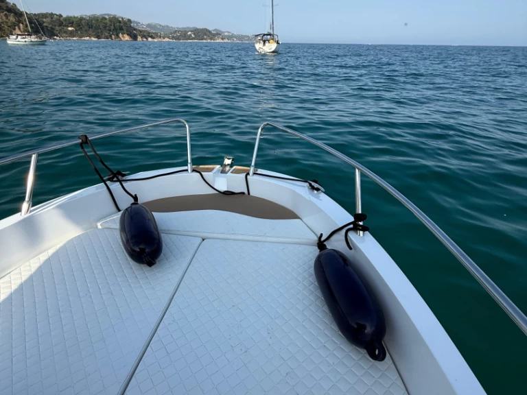 Motorboat for rent Blanes at the best price