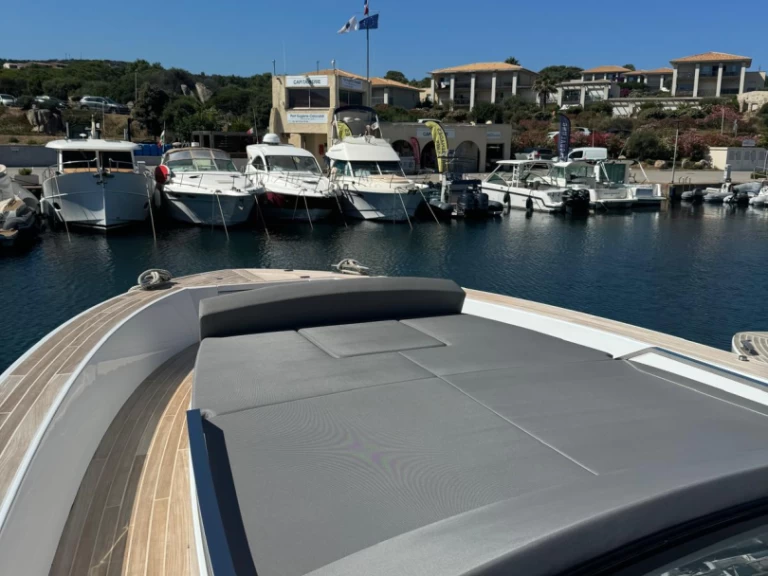 Rent a Fiart SEAWALKER 43 Porto-Vecchio