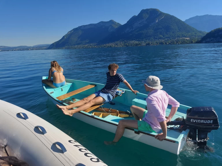 Bareboat Rental Motorboat Barque with a boat licence