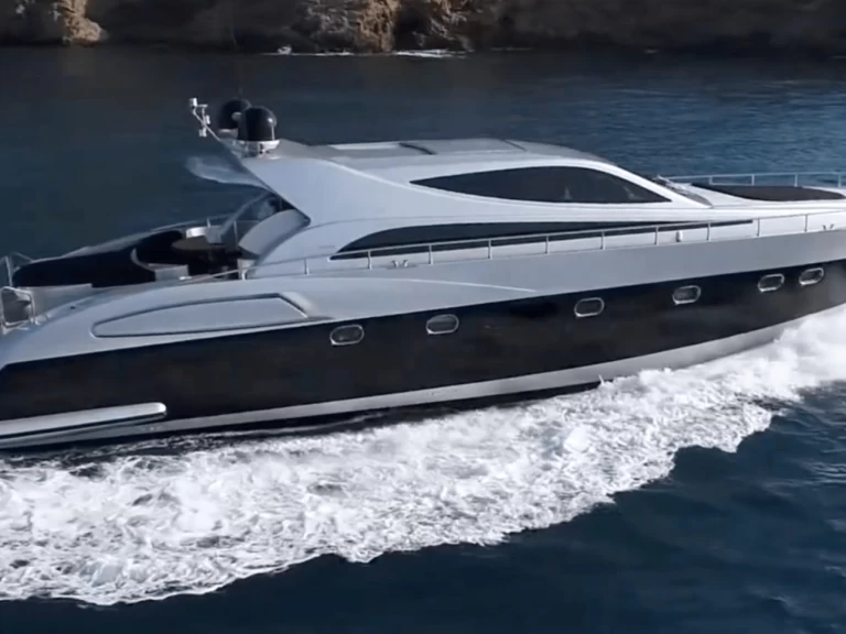Luxury Yacht for rent Saint-Tropez at the best price