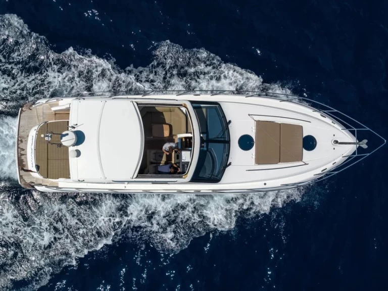 Bareboat Rental Luxury Yacht Princess with a boat licence