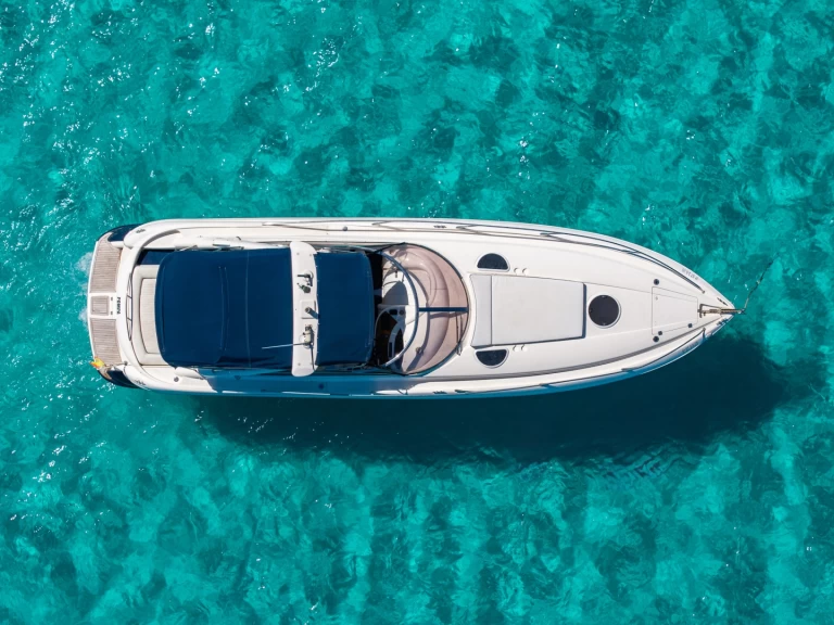 Bareboat Rental Motorboat Sunseeker with a boat licence