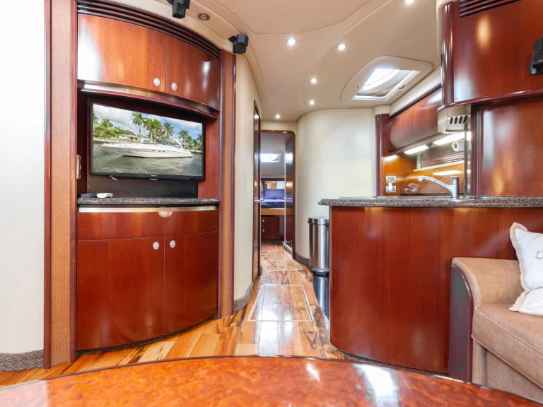 Bareboat Rental Luxury Yacht Sea Ray with a boat licence