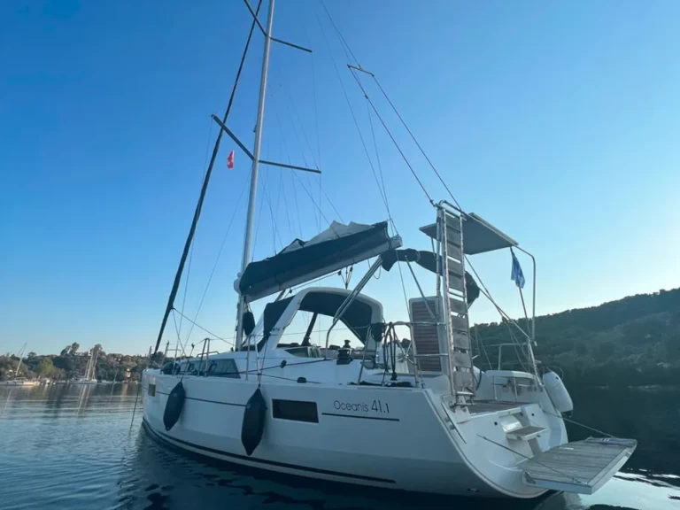 Sailboat rental in Lefkáda - Bénéteau Oceanis 41.1