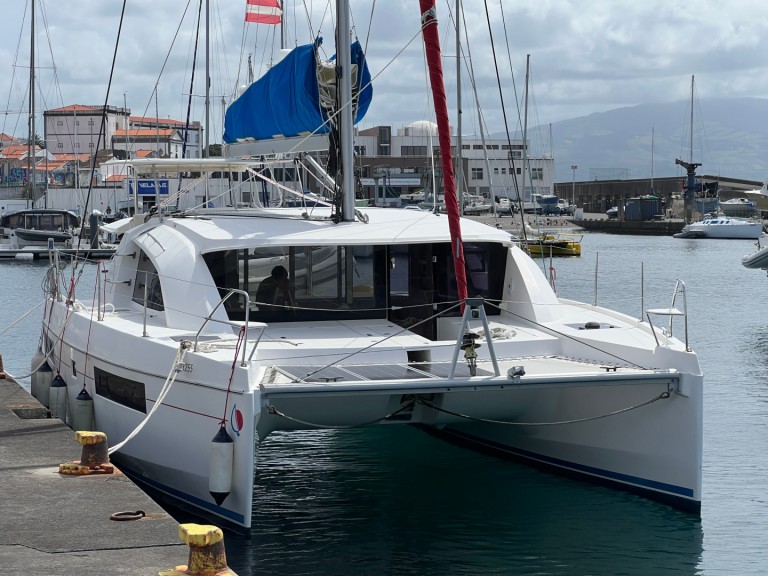 Bareboat Rental Catamaran Leopard with a boat licence