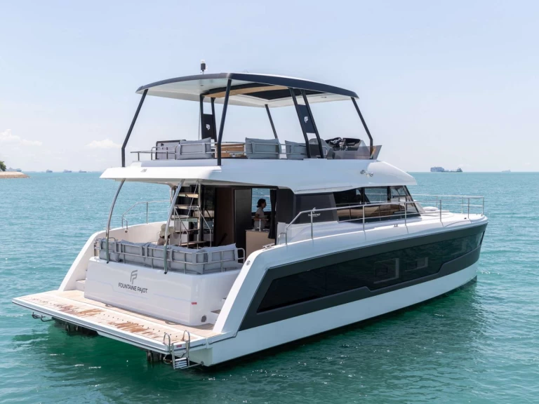 Rent a Fountaine Pajot FASCHING Belize