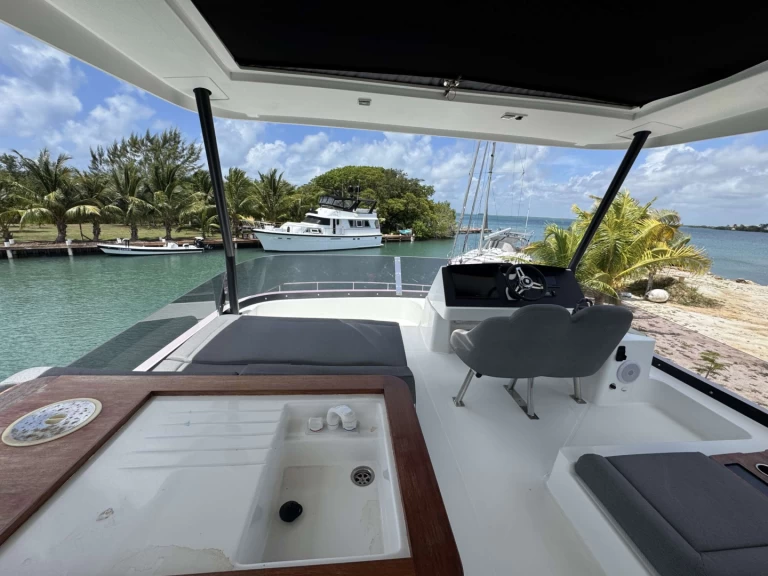 Luxury Yacht rental in Belize - Fountaine Pajot FASCHING