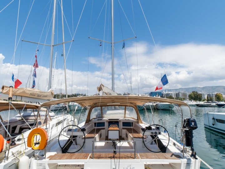 Sailboat rental in Alimos - Dufour Dufour 530