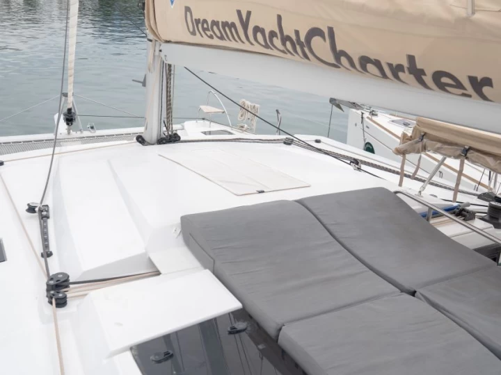 Fountaine Pajot Astrea 42 in Alimos on SamBoat