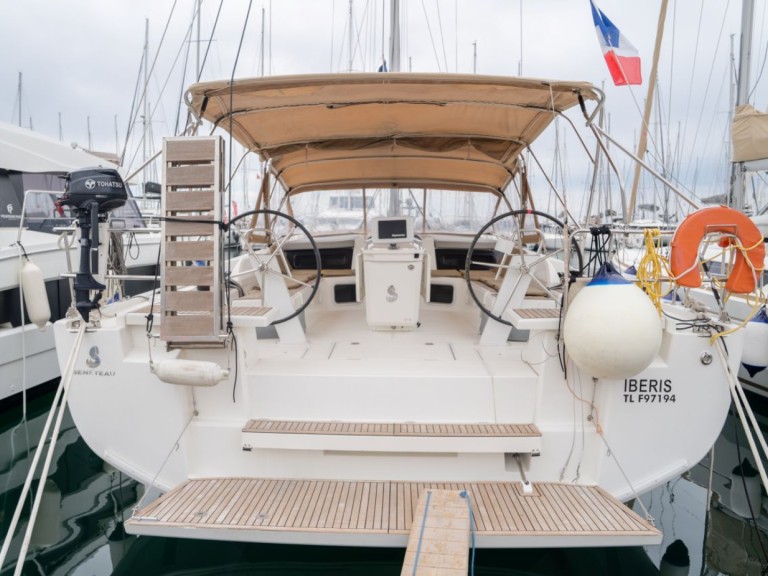 Bareboat Rental Sailboat Bénéteau with a boat licence