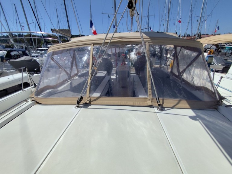 Rent a Bénéteau Oceanis 51.1 Gouvia
