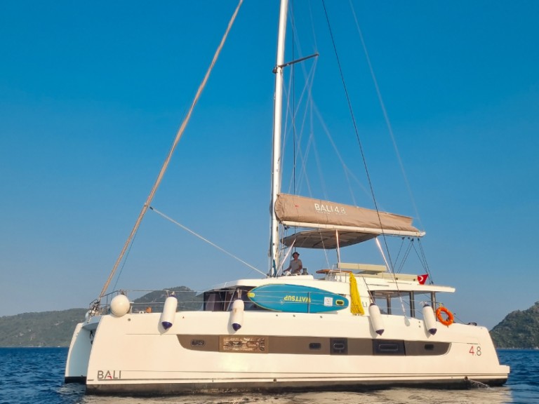 Yacht charter Adaköy cheap Bali 4.8