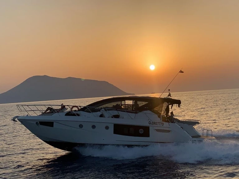 Rent a Cranchi Cranchi 44 Villa San Giovanni